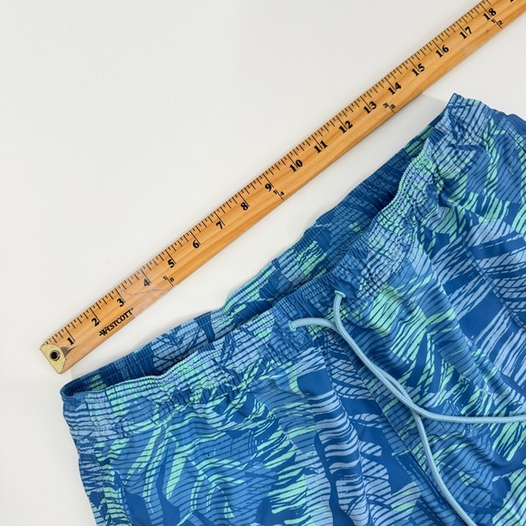 EUC Vineyard Vines Chappy Blue Tropical Palm Leaf Swim Trunks Size M 1M001318 - Picture 5 of 7
